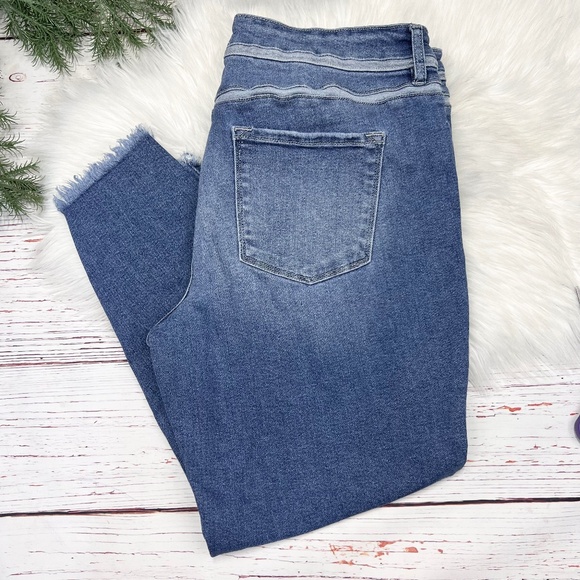 👖|•KANCAN•| Distressed Stretch Skinny Jeans Size 22👖 - Picture 1 of 8